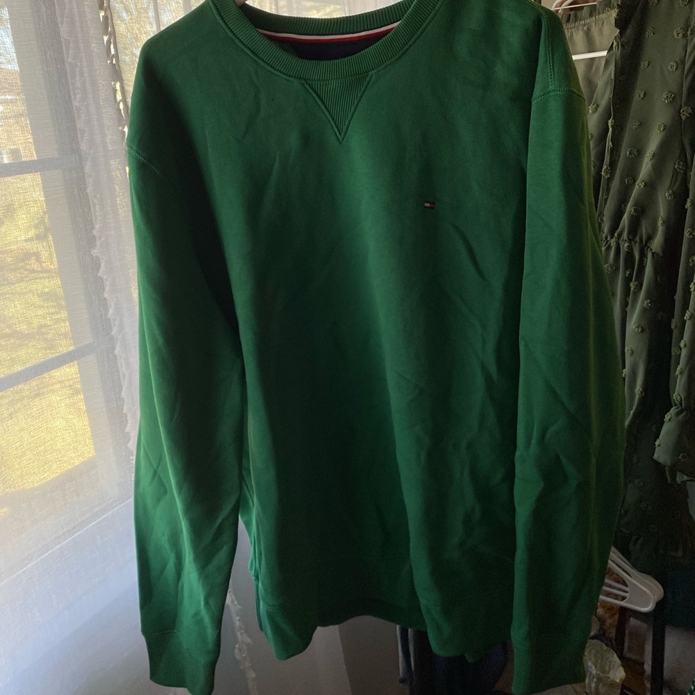 tommy hilfiger crewneck